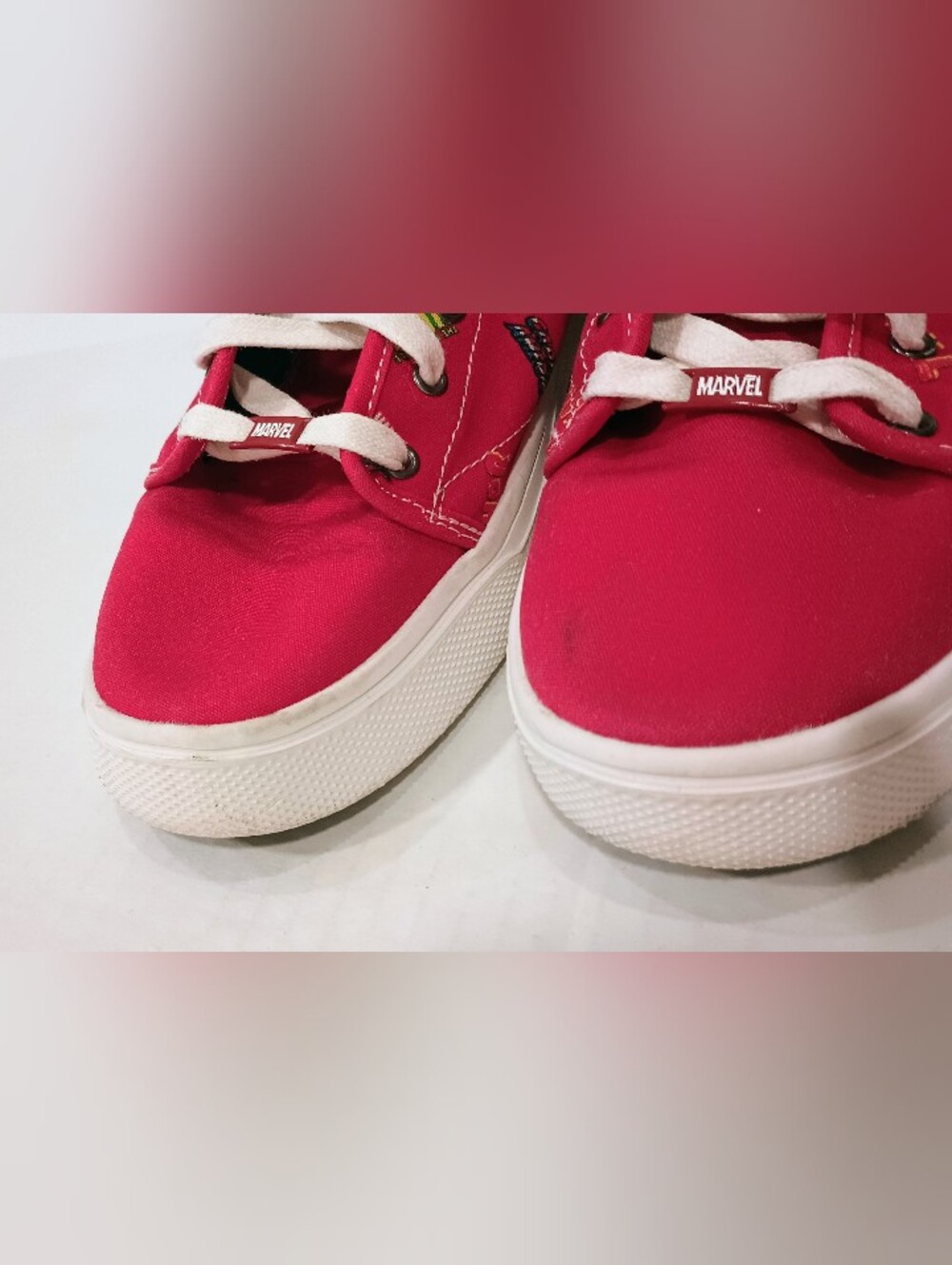 Toms Women’s Red Printed Low-Top Sneakers with White Soles Size 10W - Picture 11 of 13